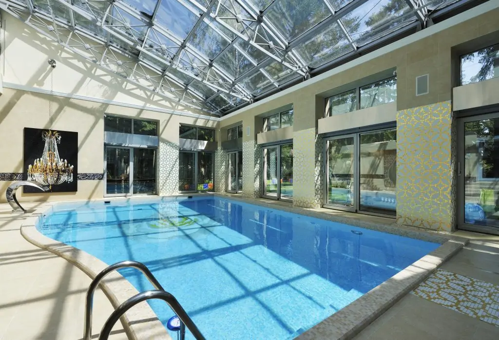 строительство крытых бассейнов